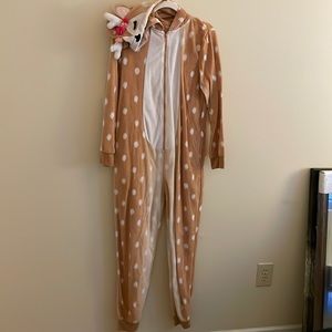 Cute deer onesie M/L